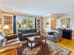 10 Bittersweet Bay, Winnipeg, MB R2J2E6 Photo 9