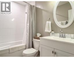 4pc Ensuite bath - 7817 89th Street, Osoyoos, BC V0H1V0 Photo 10