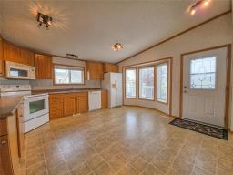 4 Young Avenue, Brandon, MB R7A2L1 Photo 9