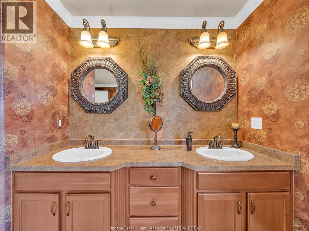 1049 HUNTINGTON BOULEVARD - 32
