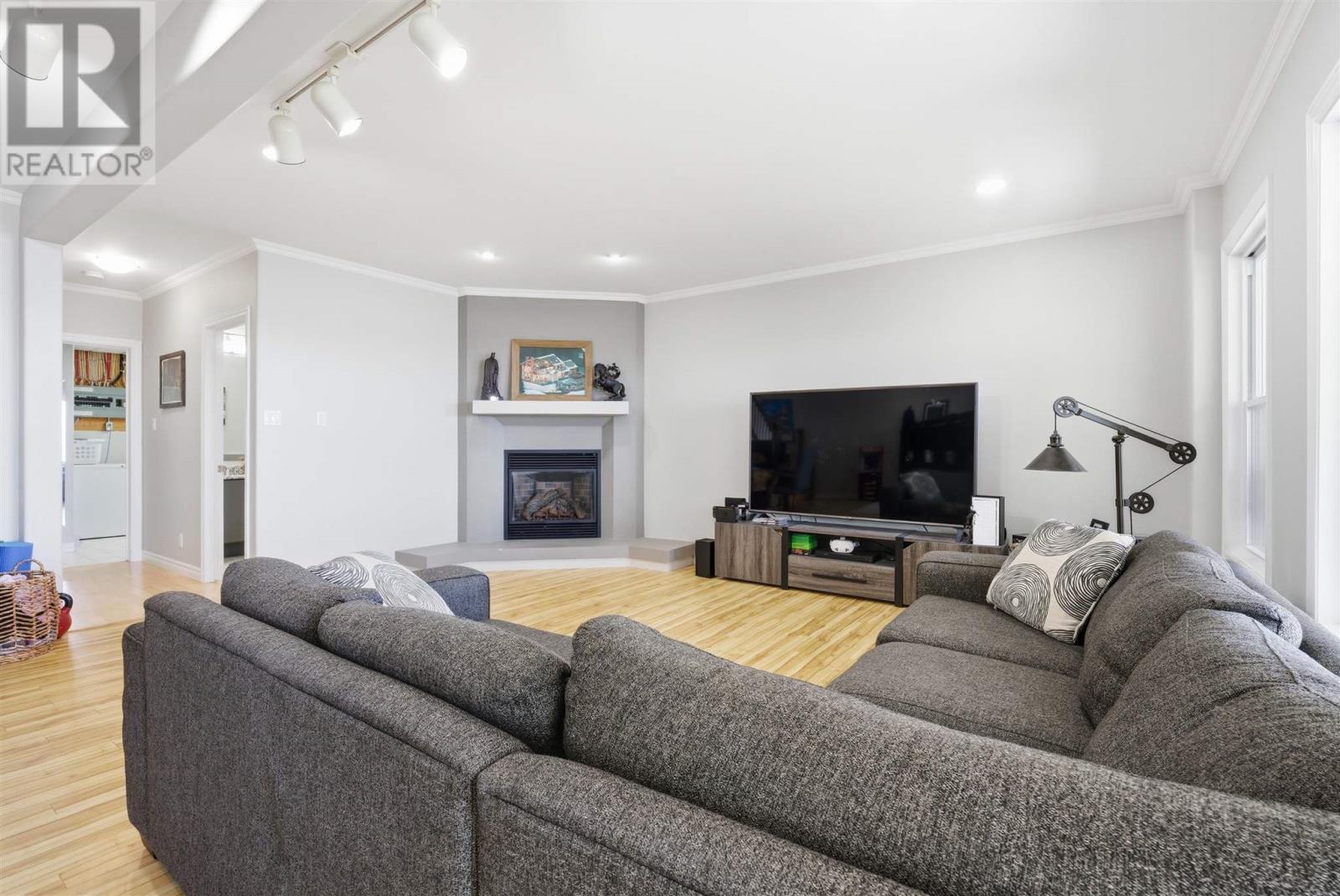 23 Kennedy RD - 23