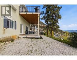 Full bathroom - 5245 Sutherland Road, Peachland, BC V0H1X2 Photo 11