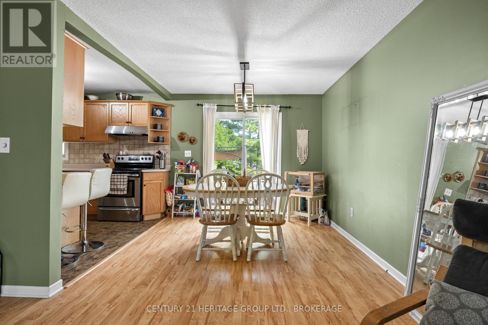 912 SAFARI DRIVE - Image 19