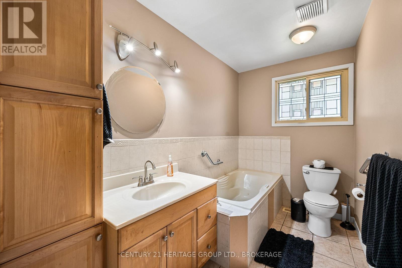 912 SAFARI DRIVE - 28