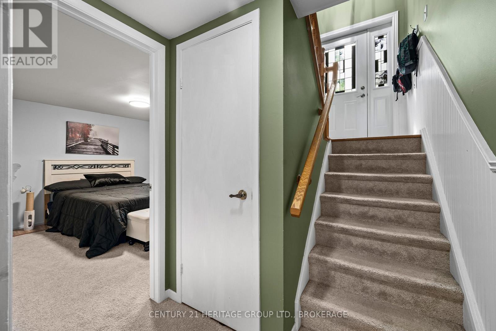 912 SAFARI DRIVE - 36