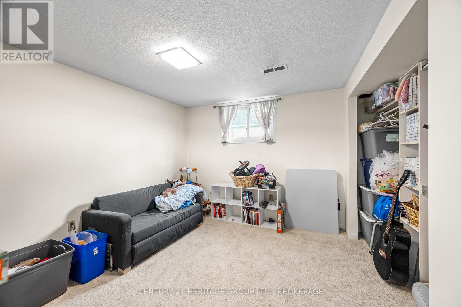912 SAFARI DRIVE - 44