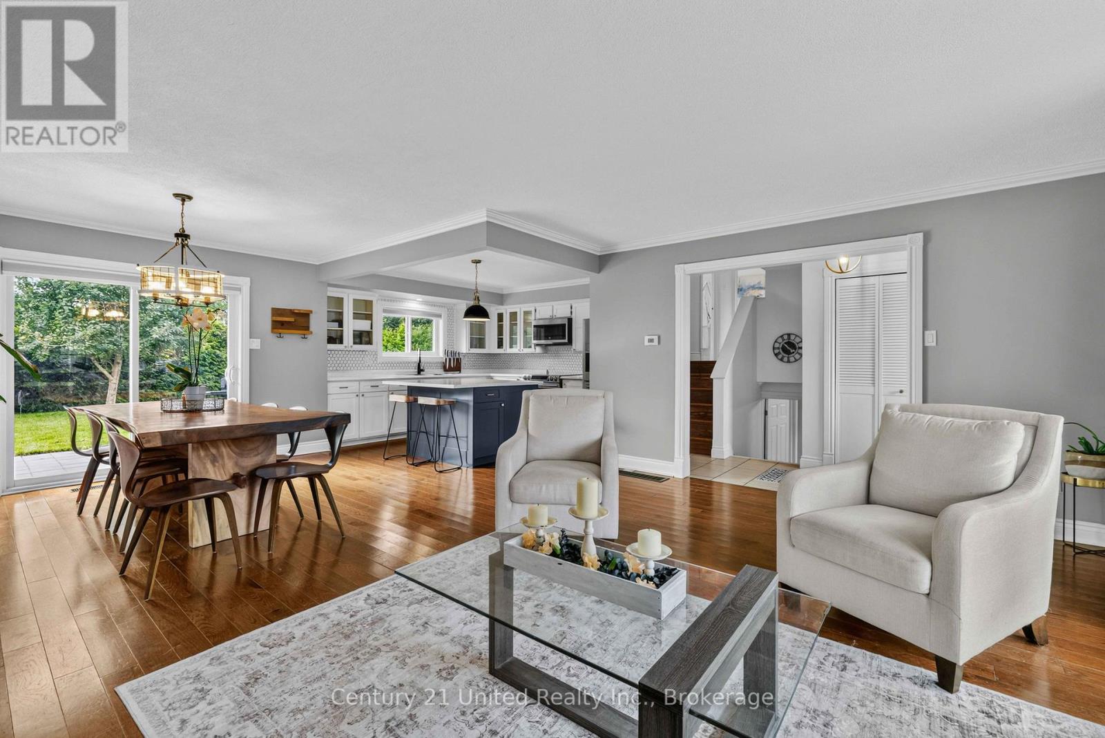 15 LAKEFIELD COURT - 10