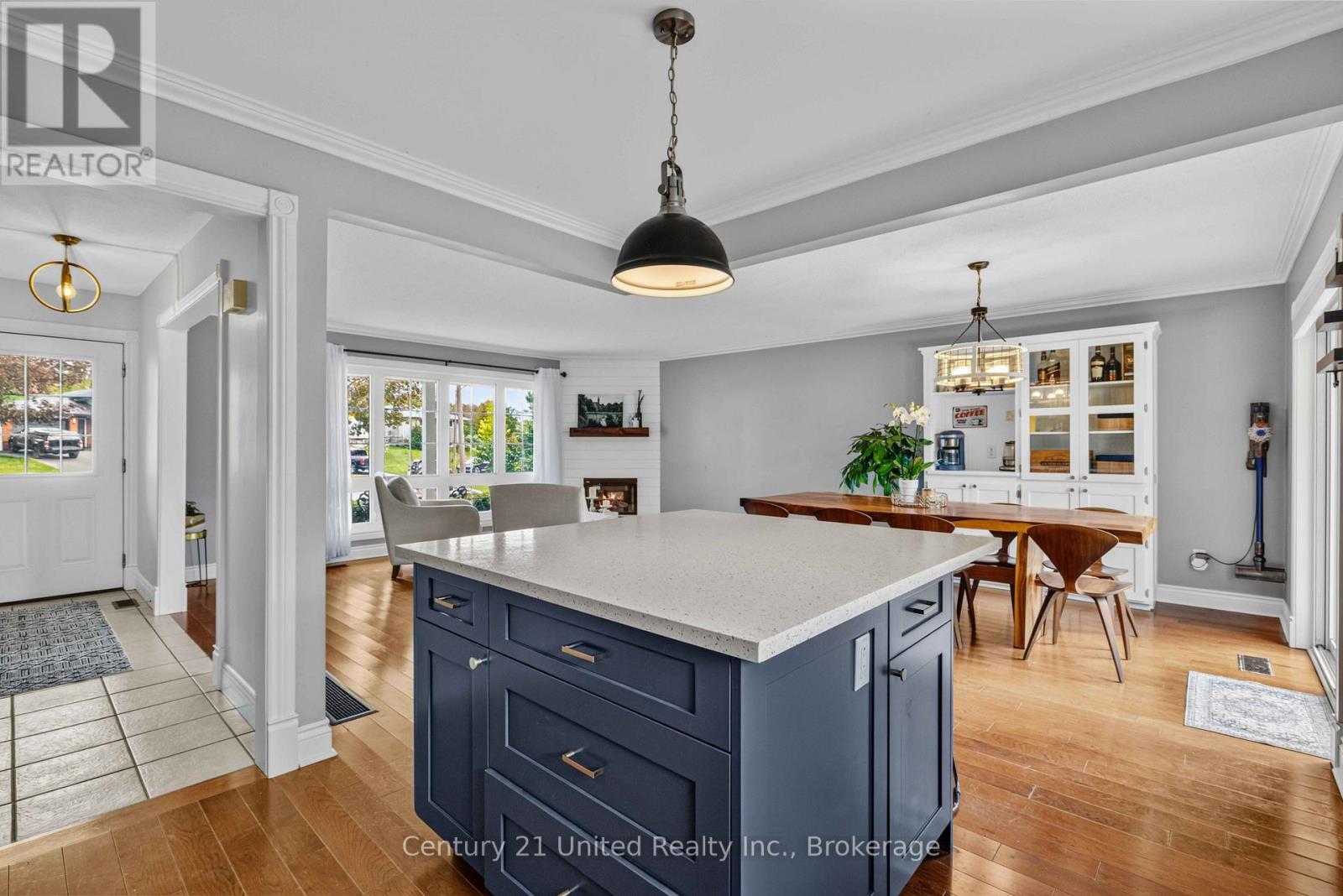 15 LAKEFIELD COURT - 13