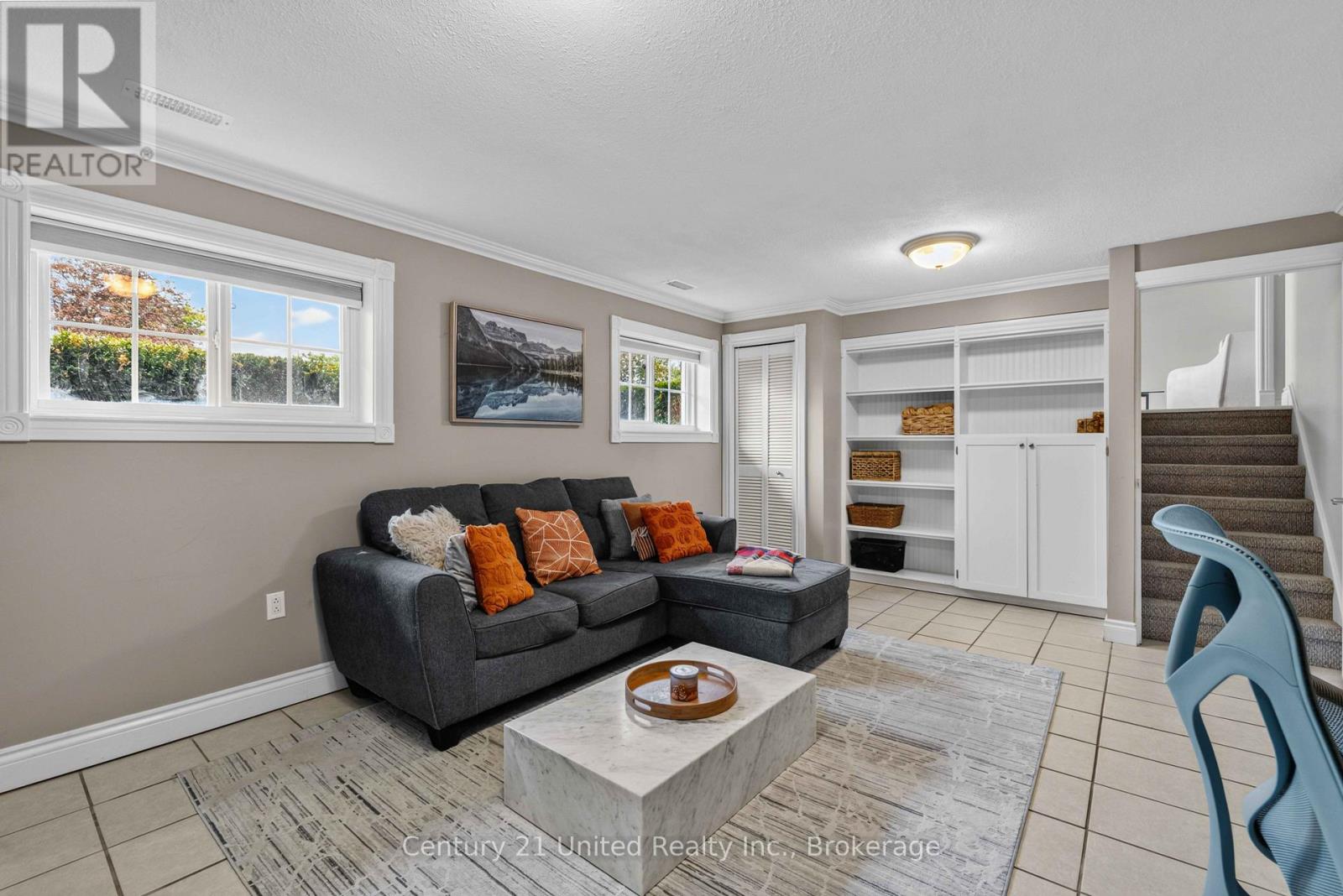 15 LAKEFIELD COURT - 24