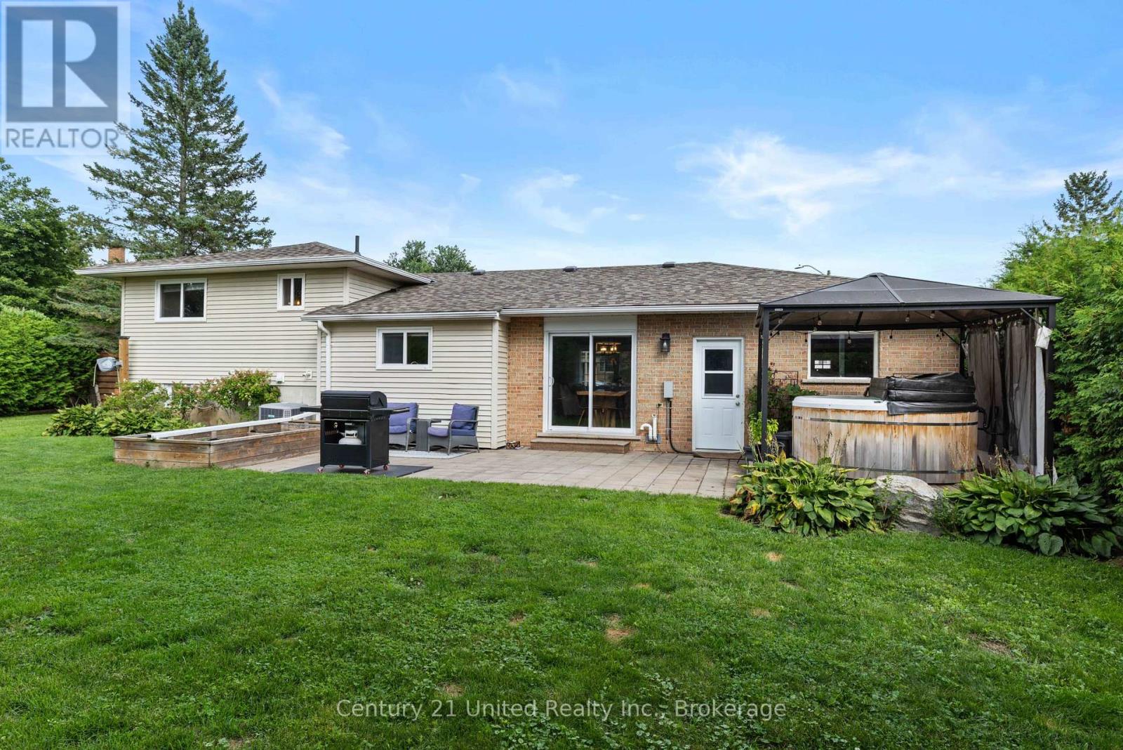 15 LAKEFIELD COURT - Image 33