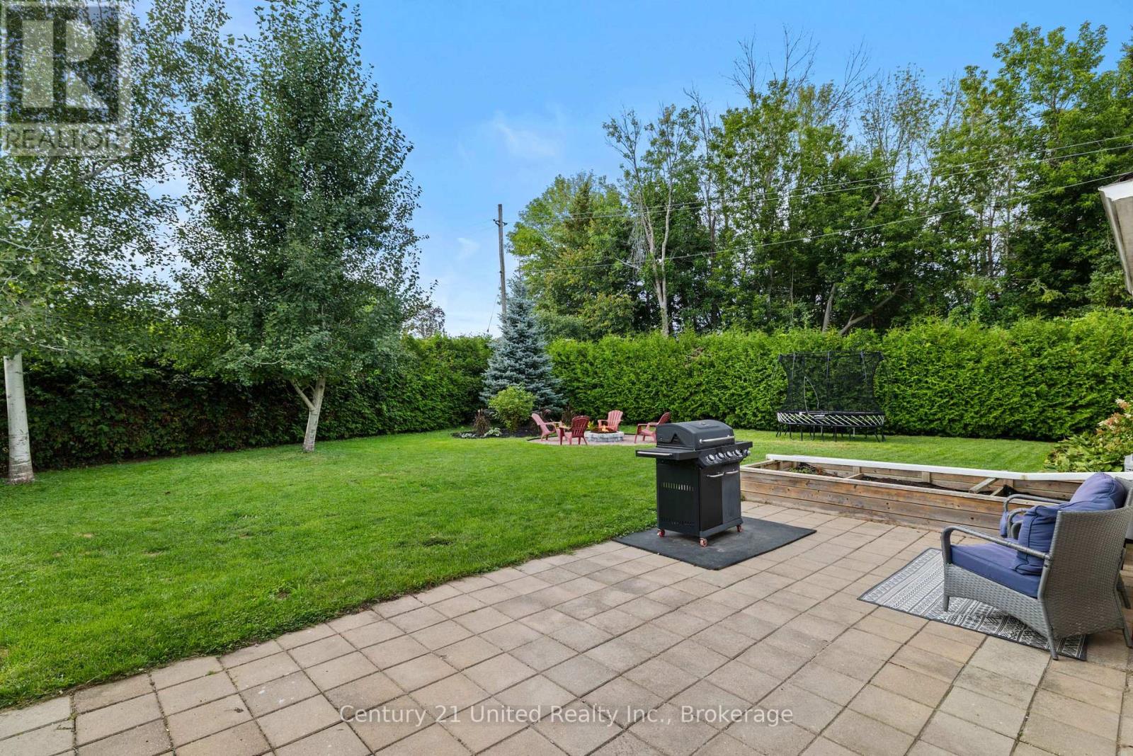 15 LAKEFIELD COURT - 35