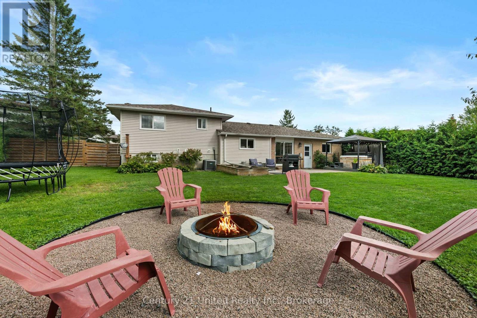 15 LAKEFIELD COURT - Image 39