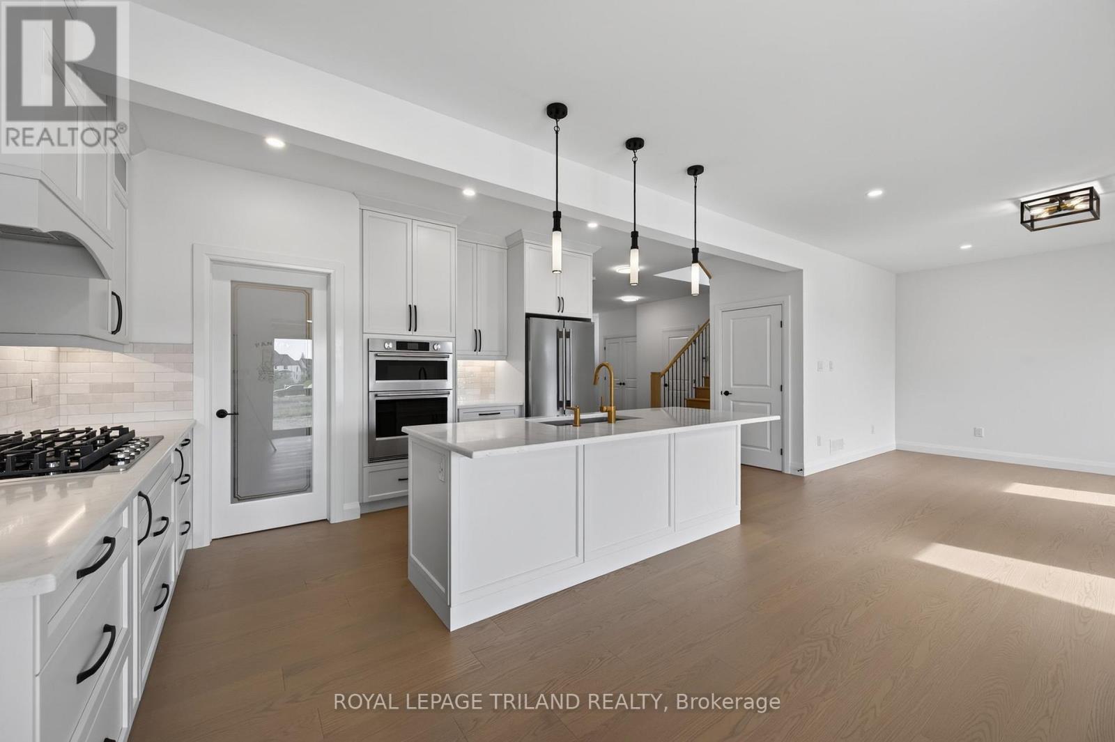 6777 HEATHWOODS AVENUE - 12