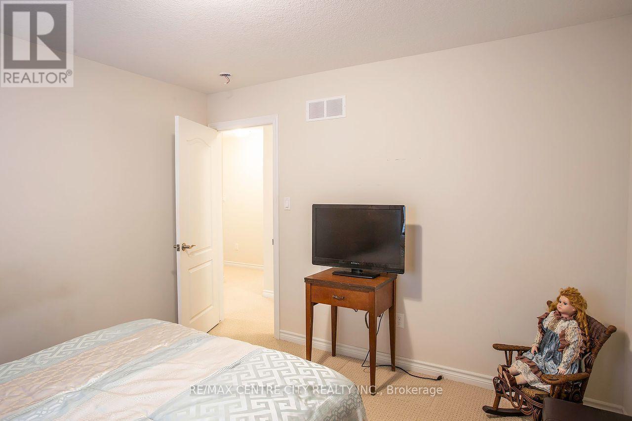 1586 NOAH BEND - 29