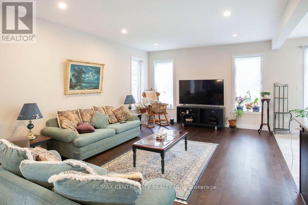 1586 NOAH BEND - 8