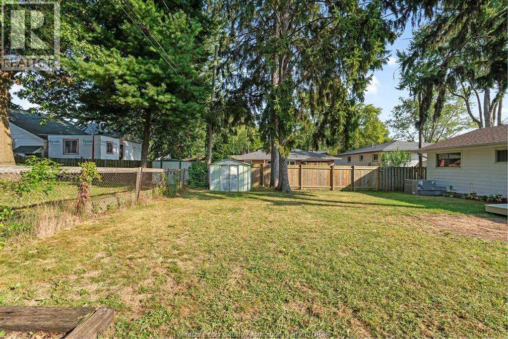 1 LONGFIELD LANE - 27