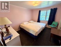 26 Loop Road thumbnail 16