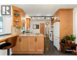 1677 Acacia Rd, Nanoose Bay, BC V9P9C6 Photo 12