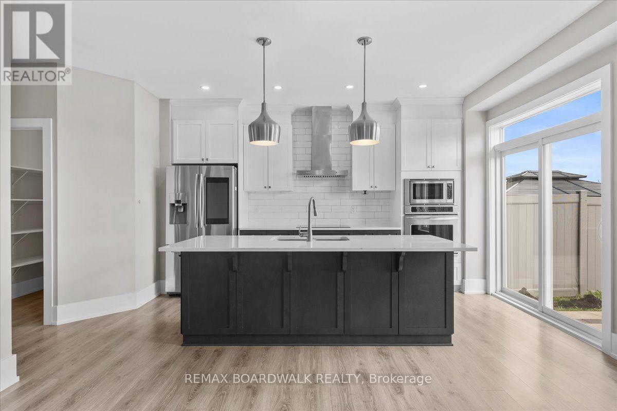 3 Bed, 4 Bath House for Sale in Ottawa – 343 SWEETCLOVER WAY, Ottawa – MLS# X13755276 - Image 17