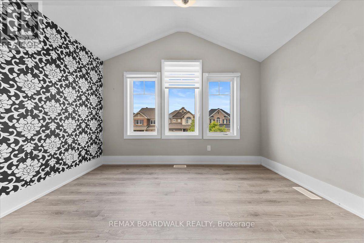 3 Bed, 4 Bath House for Sale in Ottawa – 343 SWEETCLOVER WAY, Ottawa – MLS# X13755276 - Image 28