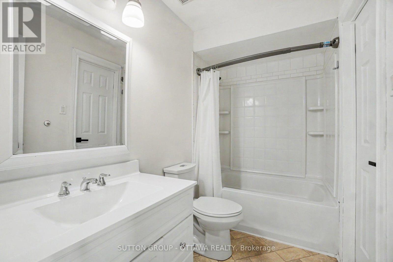 2 Bed, 3 Bath House for Sale in Ottawa – 1833 BROUSSEAU CRESCENT, Ottawa – MLS# X13755324 - Image 17
