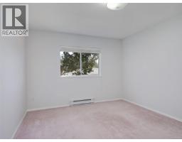 1287 Carmichael Crt, Saanich, BC V8Z7B9 Photo 20