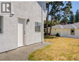 1287 Carmichael Crt, Saanich, BC V8Z7B9 Photo 37