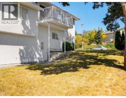 1287 Carmichael Crt, Saanich, BC V8Z7B9 Photo 38