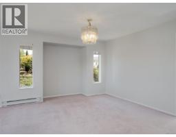 Living room - 1287 Carmichael Crt, Saanich, BC V8Z7B9 Photo 8