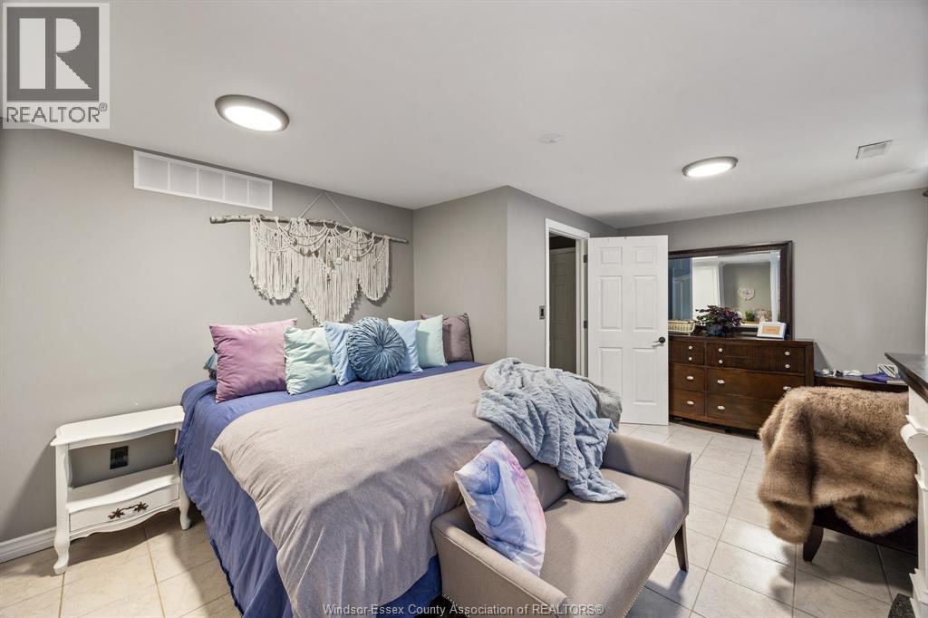 2841 GARVEY CRESCENT - 16