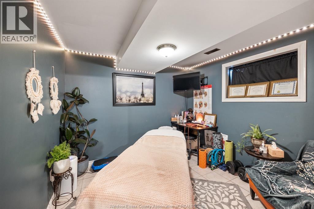 2841 GARVEY CRESCENT - 17