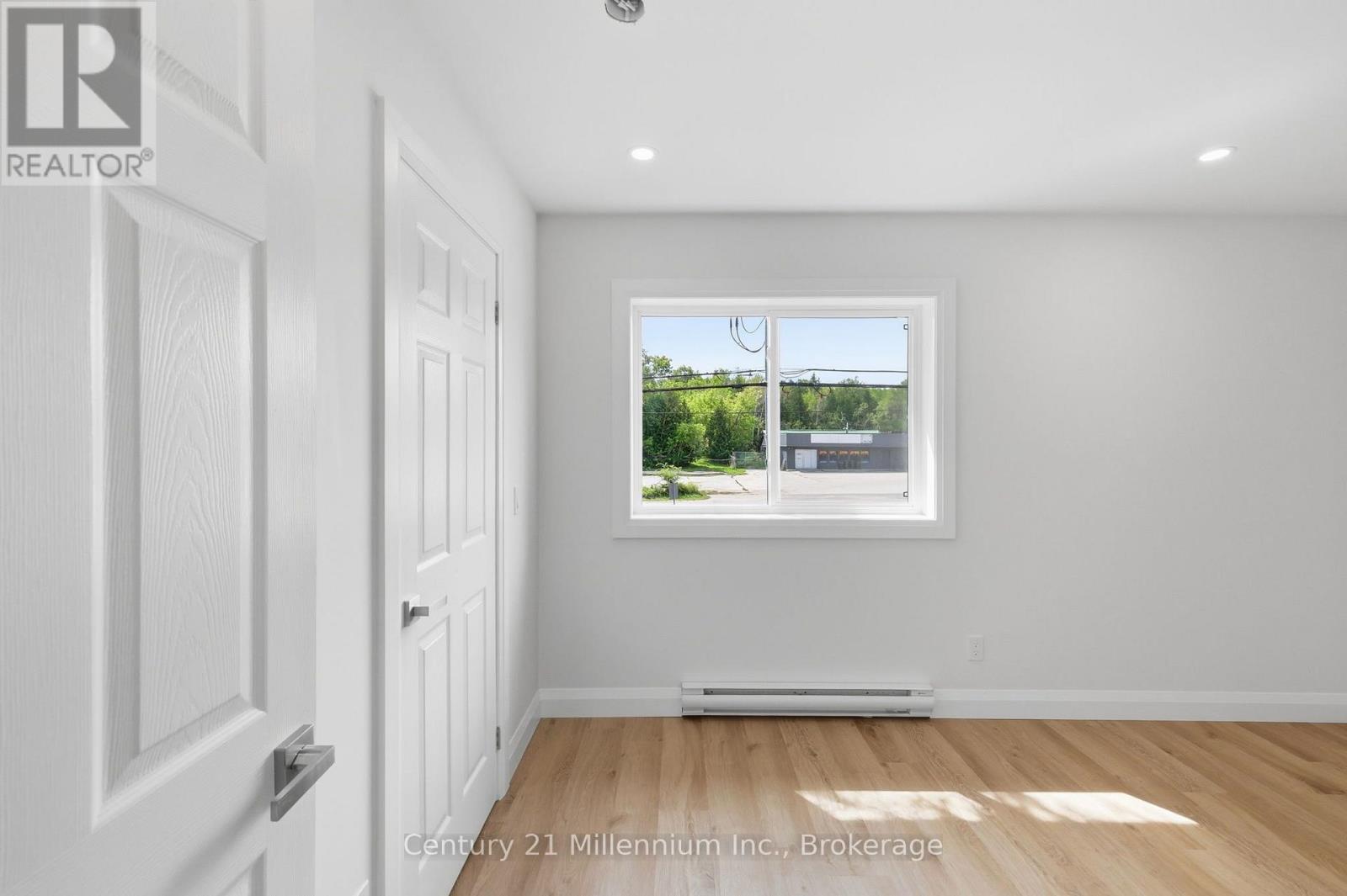 2 - 9592 BEACHWOOD ROAD, Collingwood — photo 8
