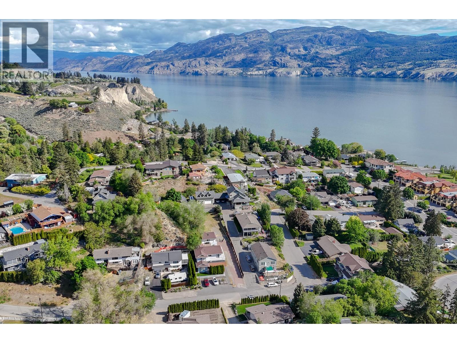 6108 Austin Street, Summerland