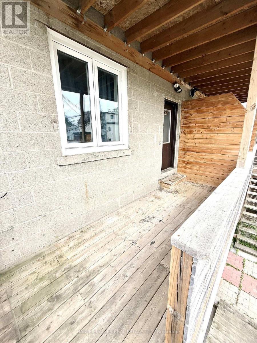Photo of 427 Vaughan Road