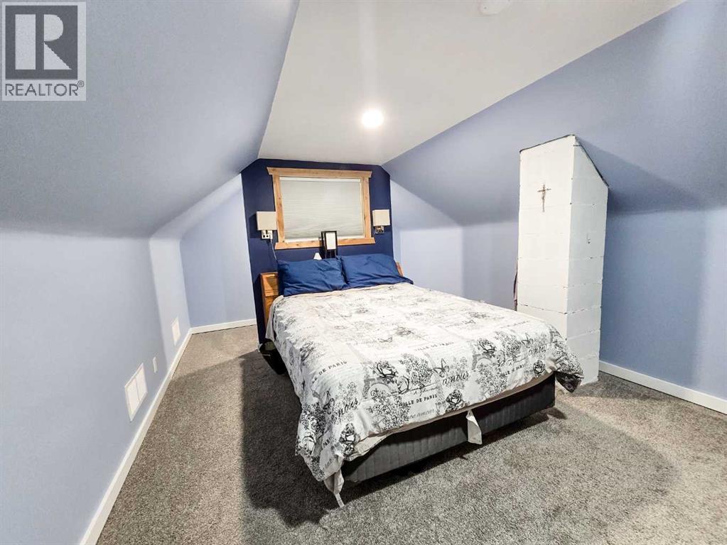 5033 6 Avenue - 10