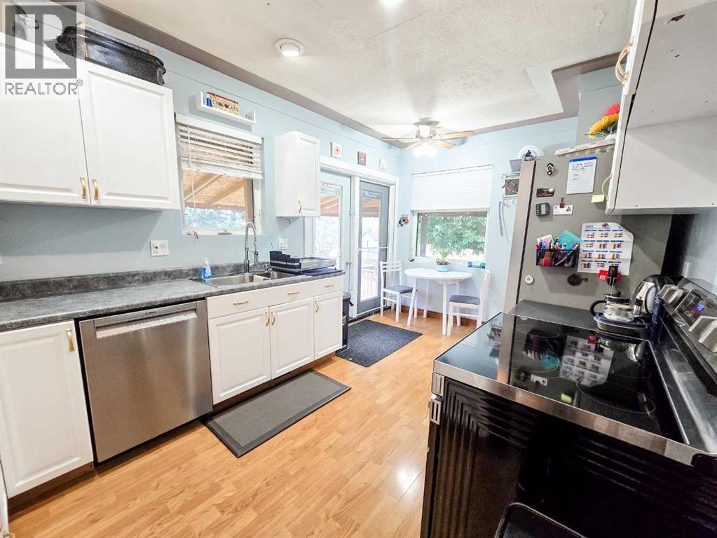 5033 6 Avenue - 2
