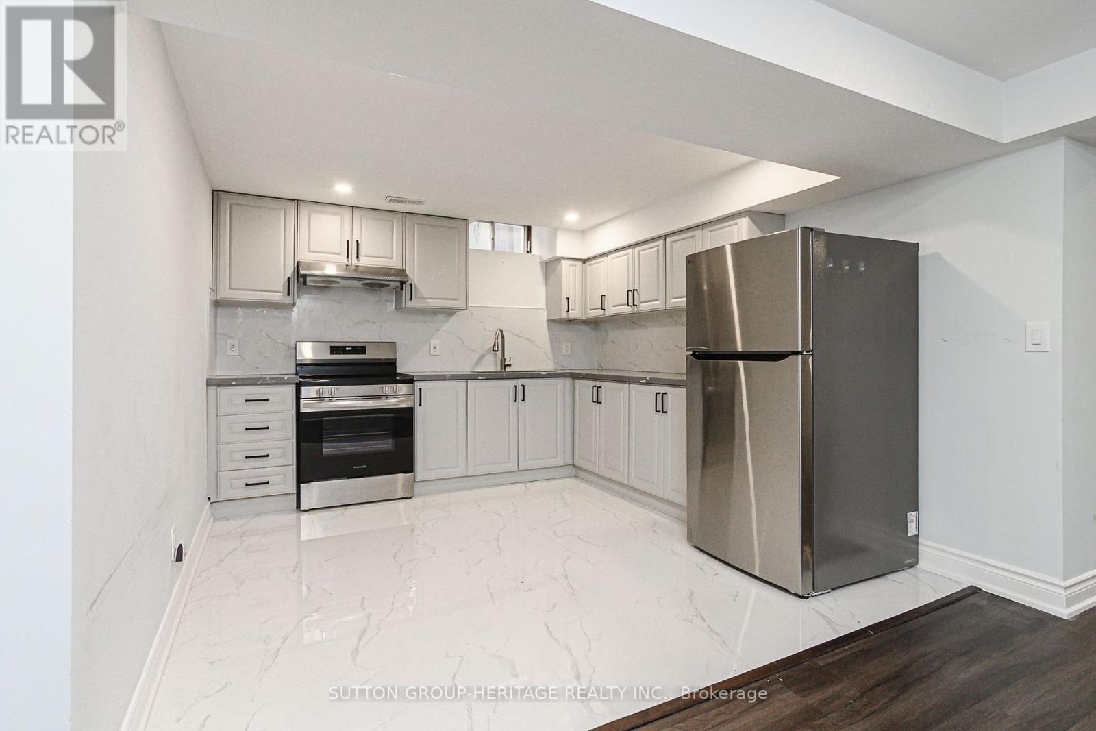 BSMT - 125 HARKNESS DRIVE, Whitby (Rolling Acres) — photo 9