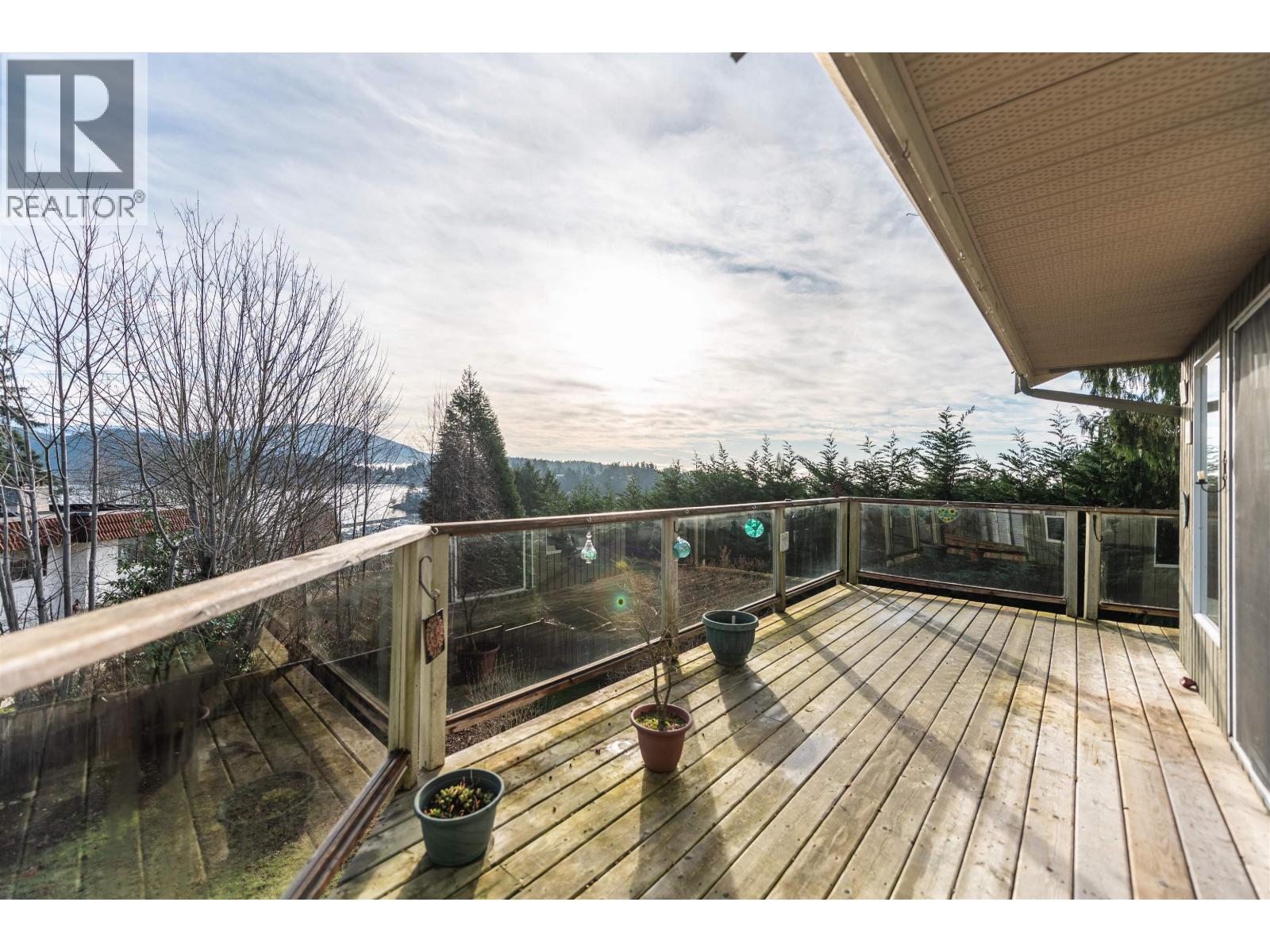 476 ABBS ROAD, Gibsons — photo 8