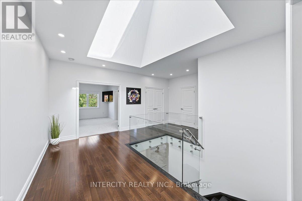 102 COOK'S MILL CRESCENT - 23