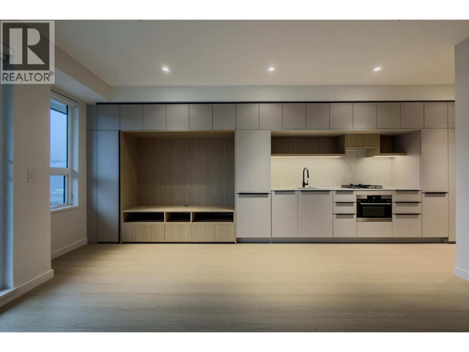 611 2015 ST. JOHNS STREET, Port Moody — photo 3