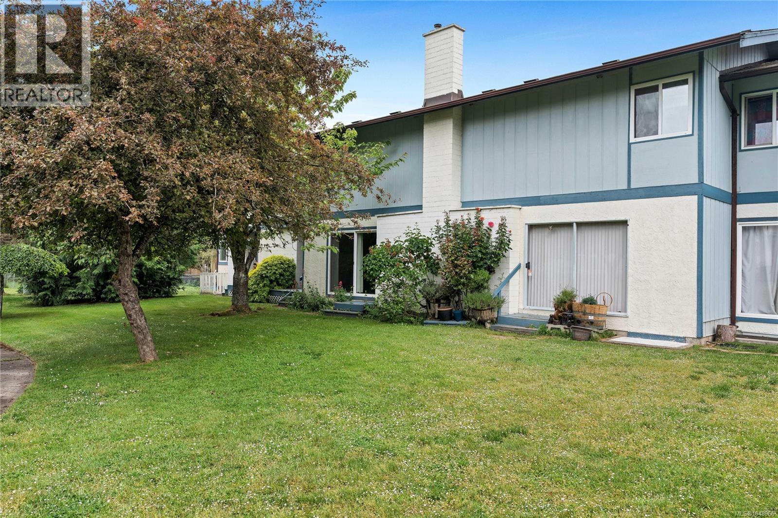 4 3987 Gordon Head Road, Saanich