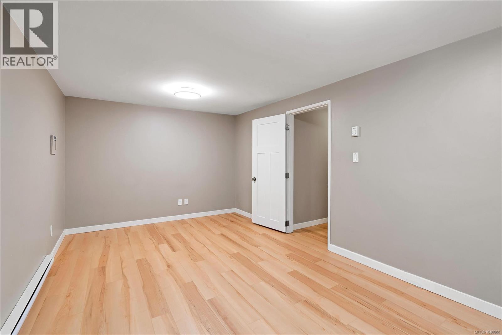 #4 3987 Gordon Head Rd - 29