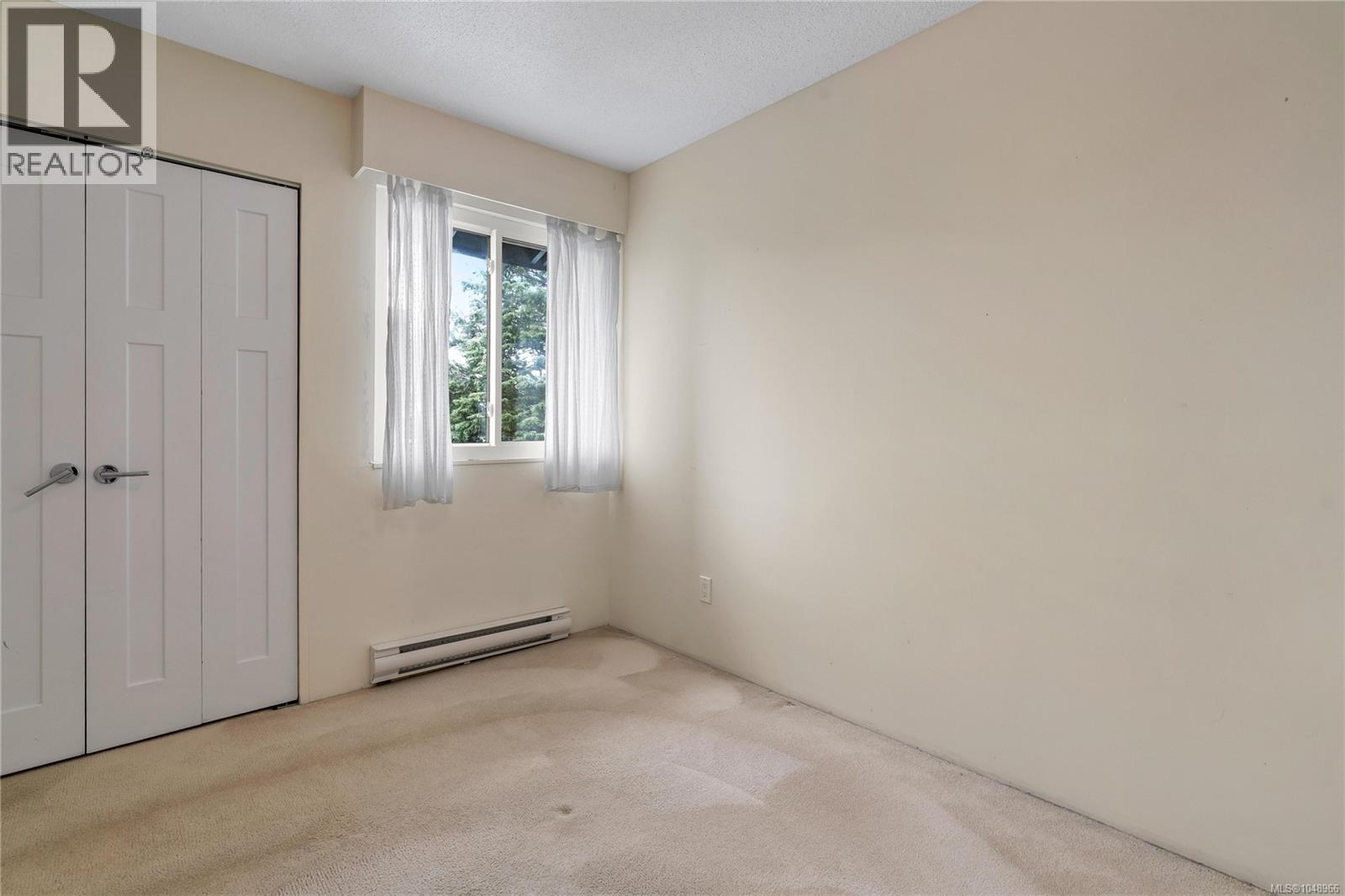 4 3987 Gordon Head Road, Saanich