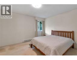 4 3987 Gordon Head Rd, Saanich, BC V8N3X5 Photo 19