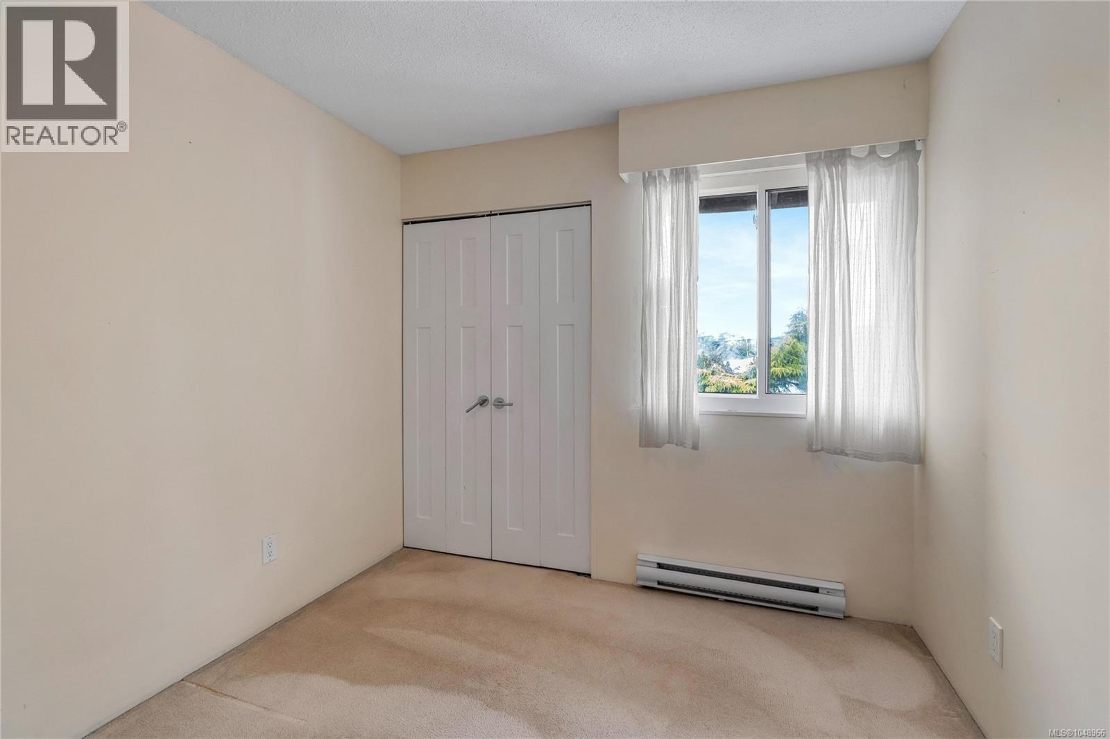 #4 3987 Gordon Head Rd - 22