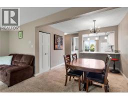 Bathroom - 4 3987 Gordon Head Rd, Saanich, BC V8N3X5 Photo 8