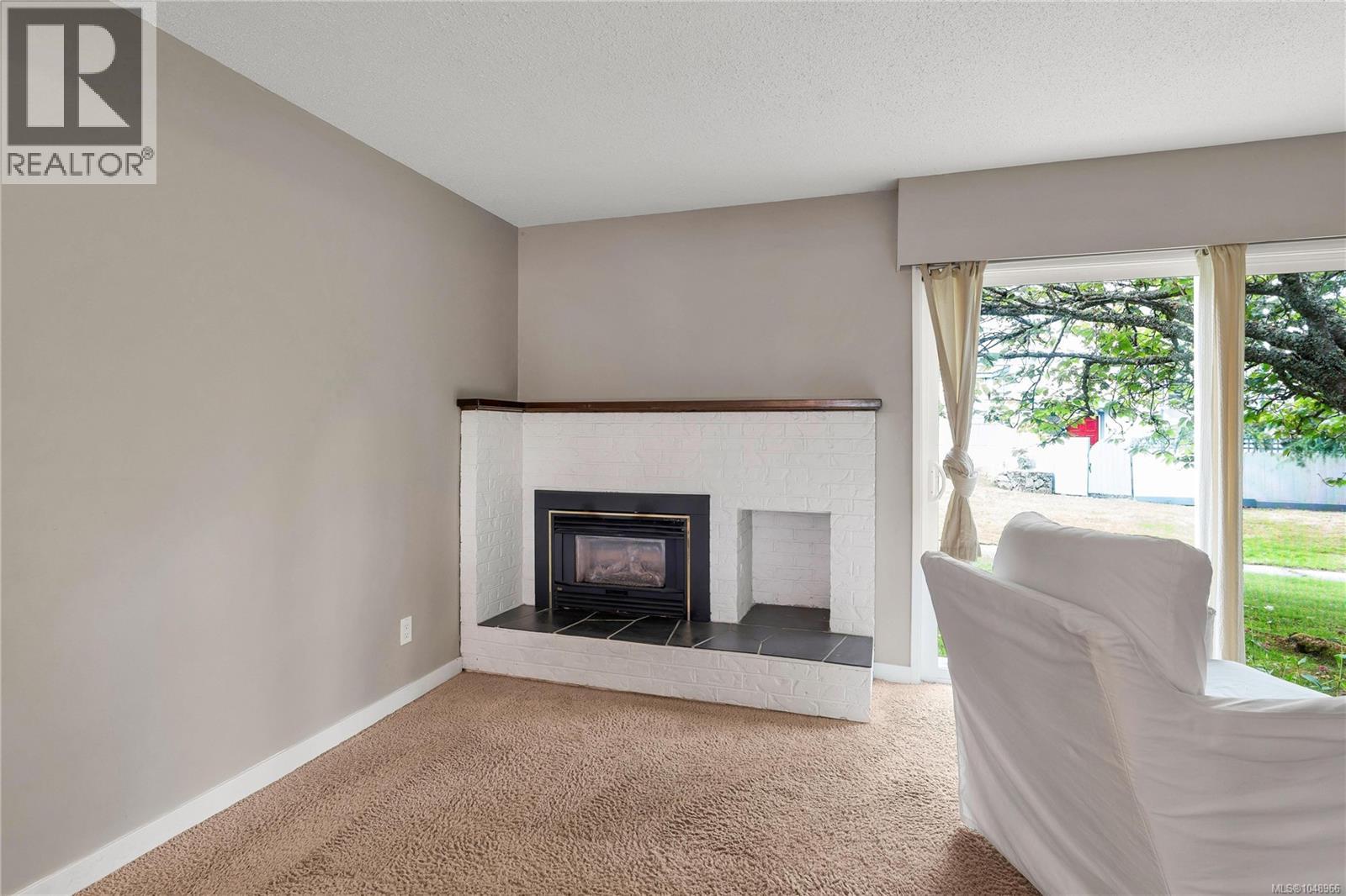 4 3987 Gordon Head Road, Saanich