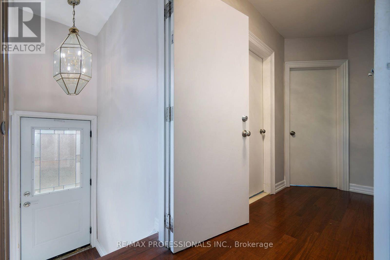 1360 LEWISHAM DRIVE - 20