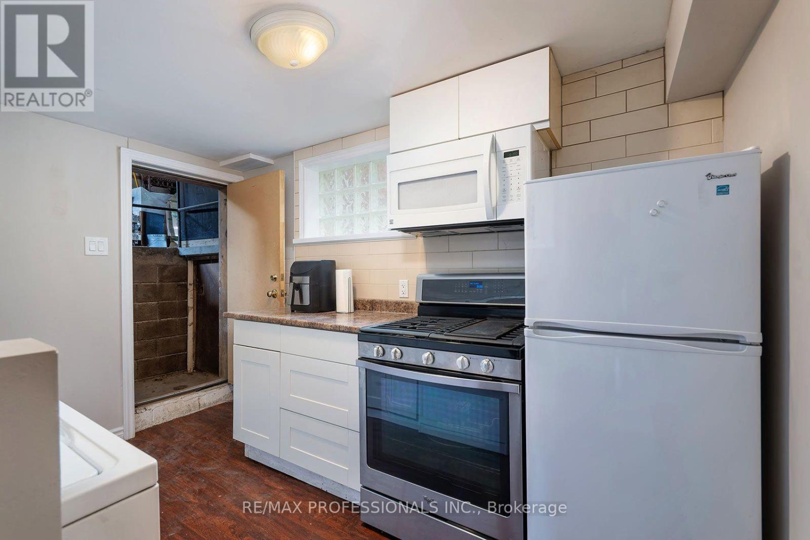 1360 LEWISHAM DRIVE - 24