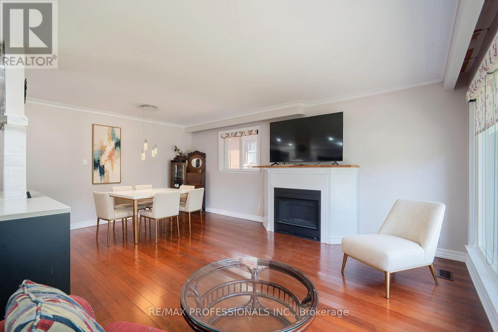 1360 LEWISHAM DRIVE - 7